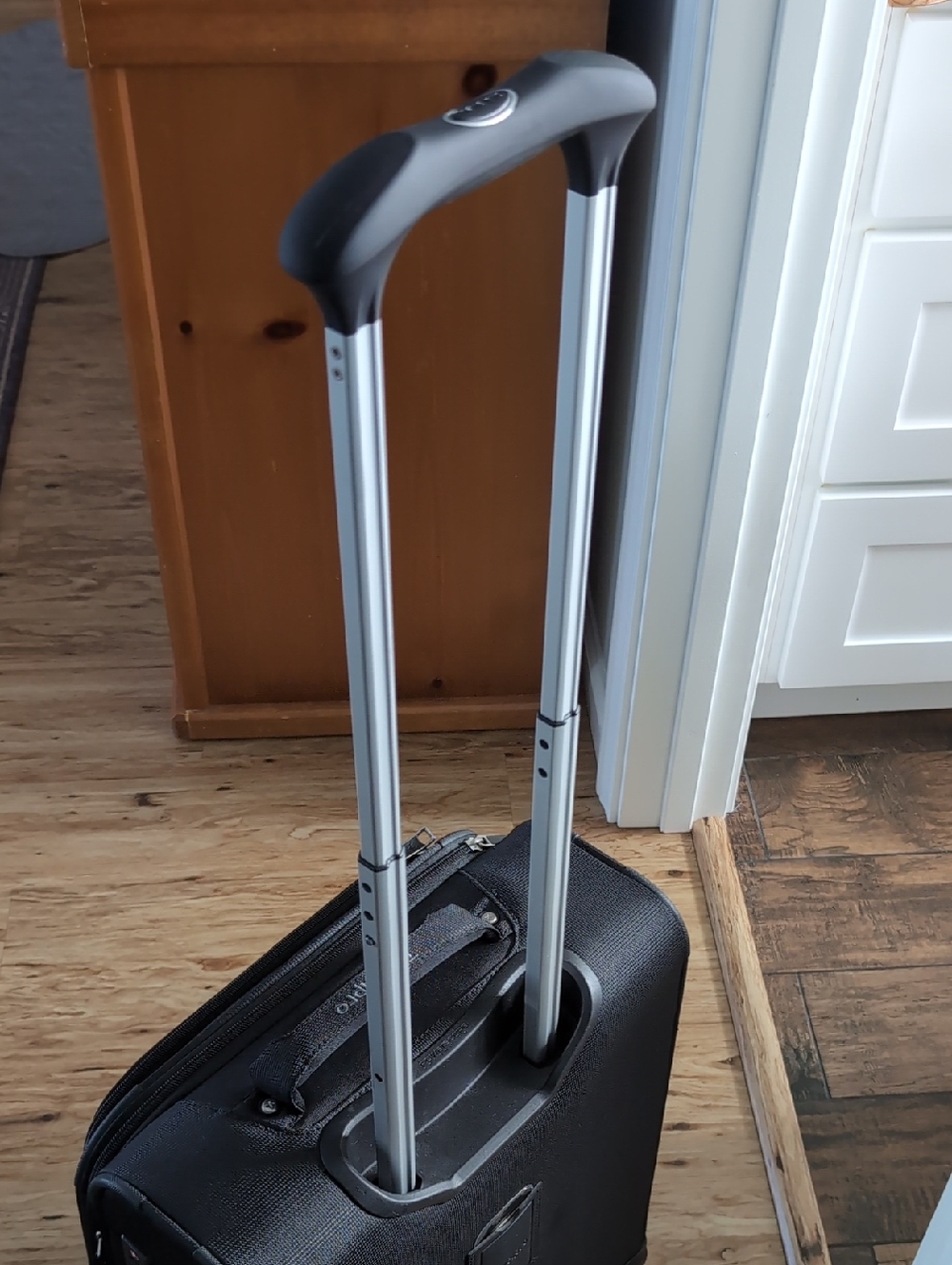 Travelpro Black Spinner Wheel, Expandable, Carry-On Suitcase - Picture 3 of 14